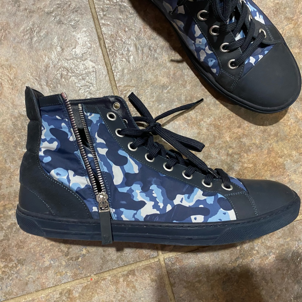 Louis Vuitton Blue Camo Sneaker - Picture 8 of 10